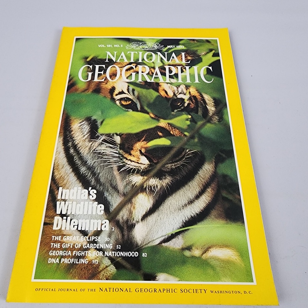 National Geographic‎ Magazine May 1992  No Insert
